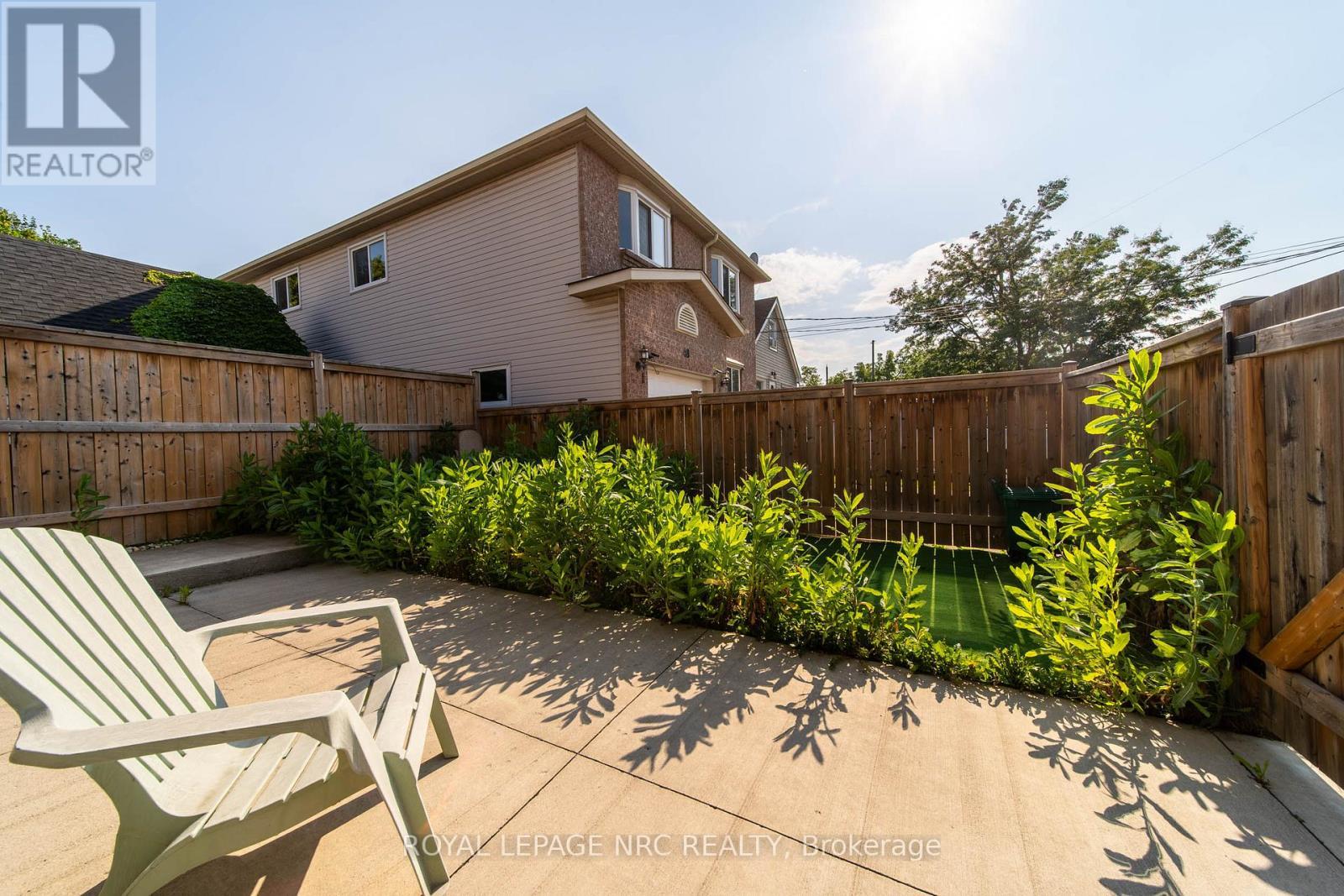 












37A ORMONDE AVENUE

,
St. Catharines (Facer),




Ontario
L2M5P1

