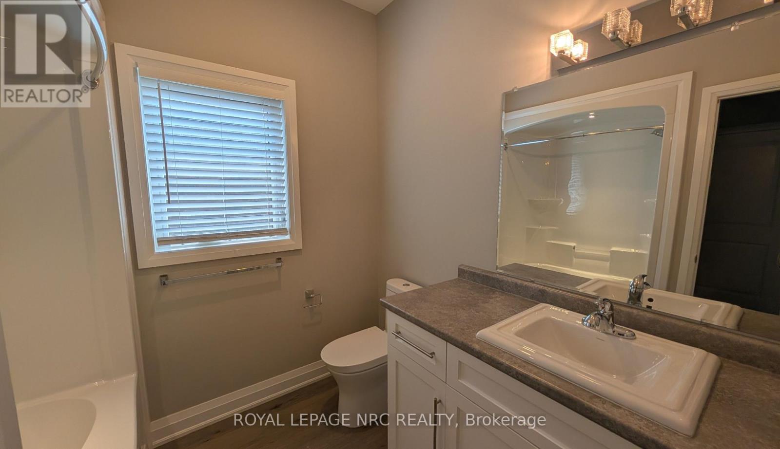 












37A ORMONDE AVENUE

,
St. Catharines (Facer),




Ontario
L2M5P1

