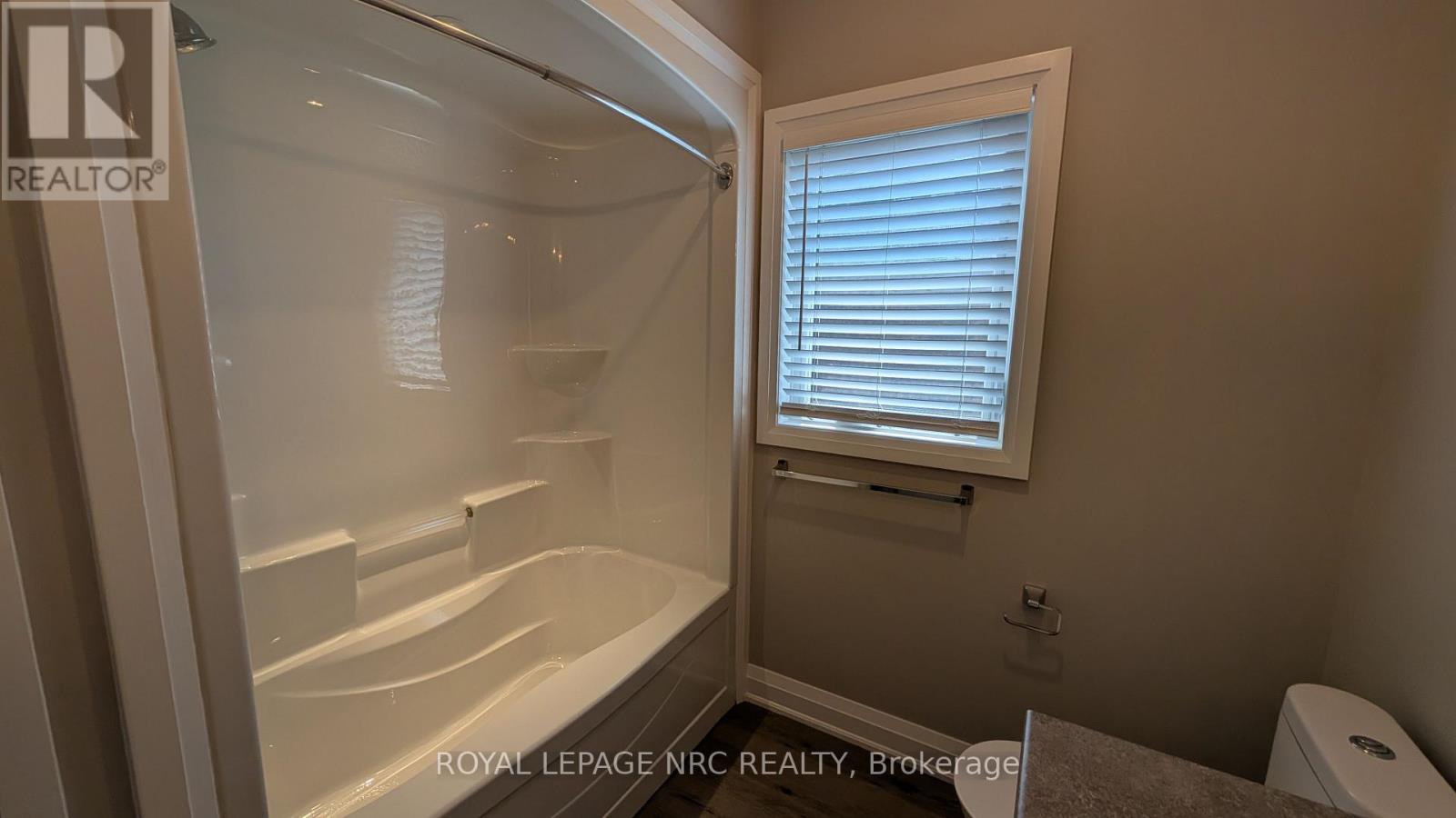 












37A ORMONDE AVENUE

,
St. Catharines (Facer),




Ontario
L2M5P1

