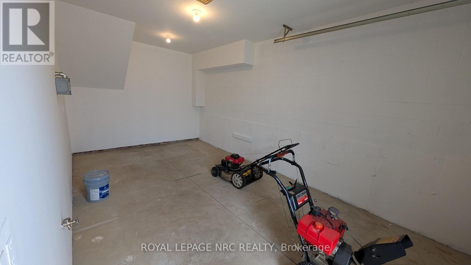 












37A ORMONDE AVENUE

,
St. Catharines (Facer),




Ontario
L2M5P1


