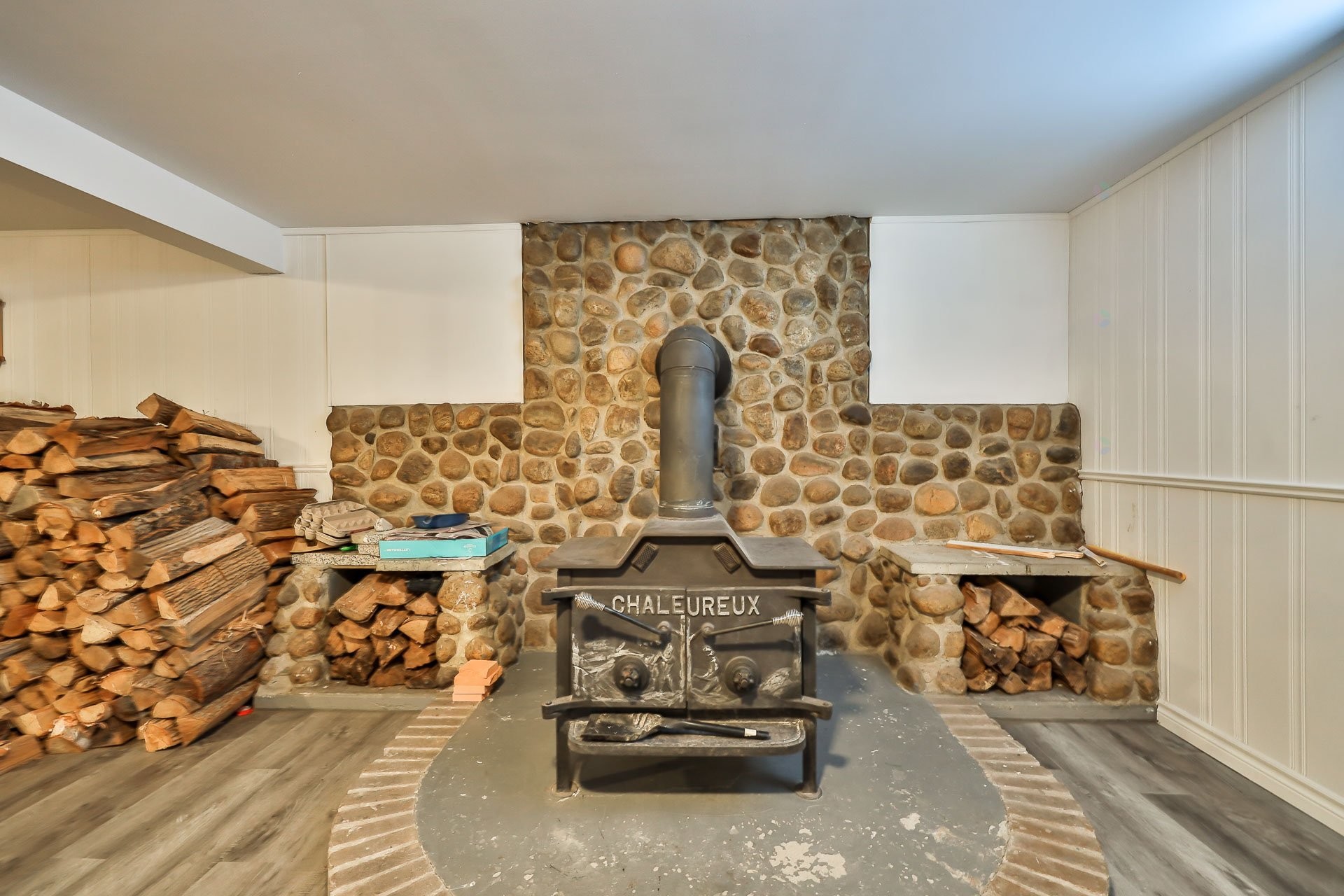 









11


Rue Rémi-Desjardins

,
Gatineau (Buckingham),




QC
J8L3G5

