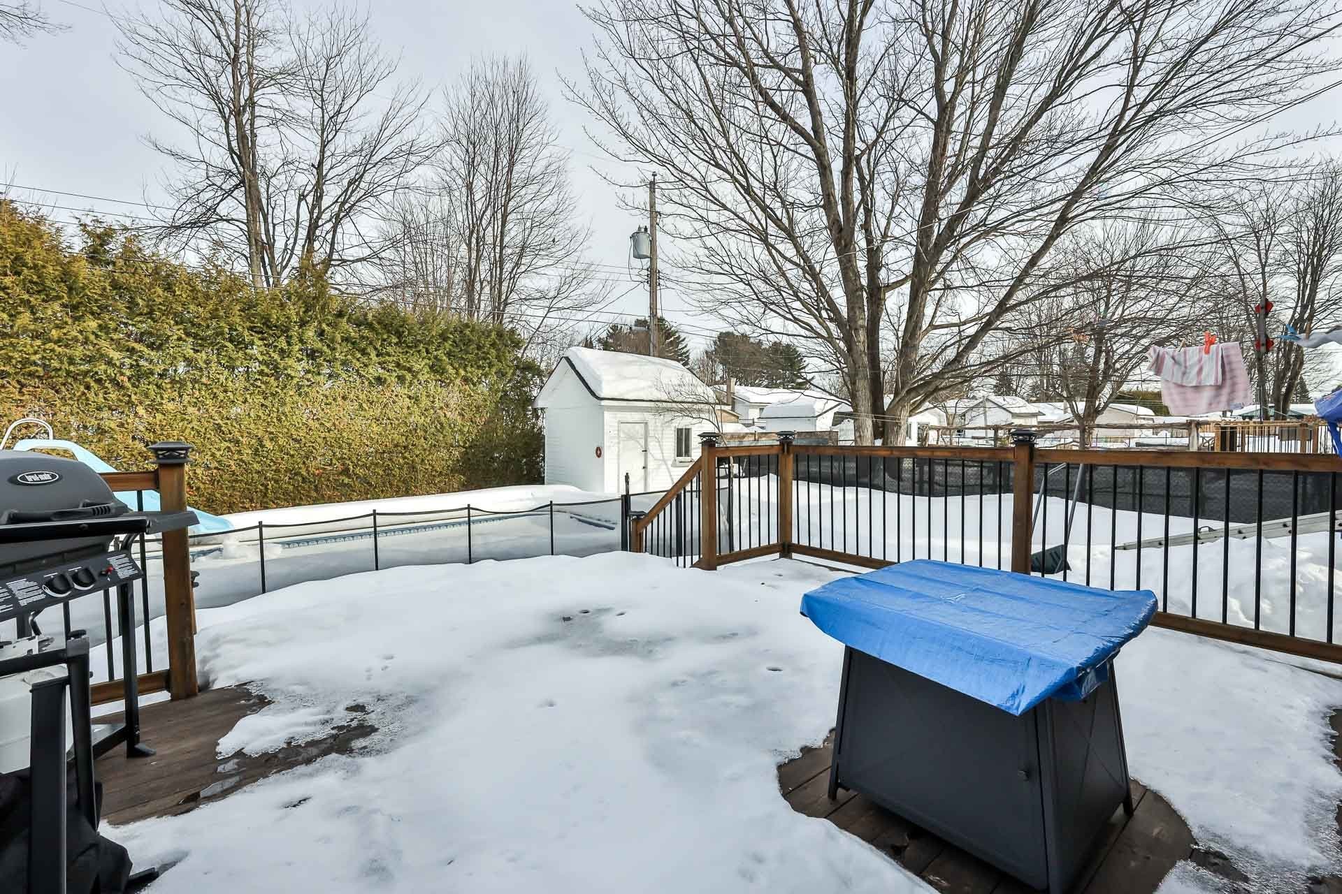 









11


Rue Rémi-Desjardins

,
Gatineau (Buckingham),




QC
J8L3G5

