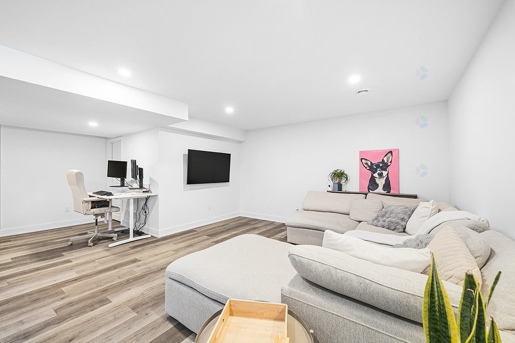 









21


Rue François-Michel

,
Gatineau (Aylmer),




QC
J9J2T7

