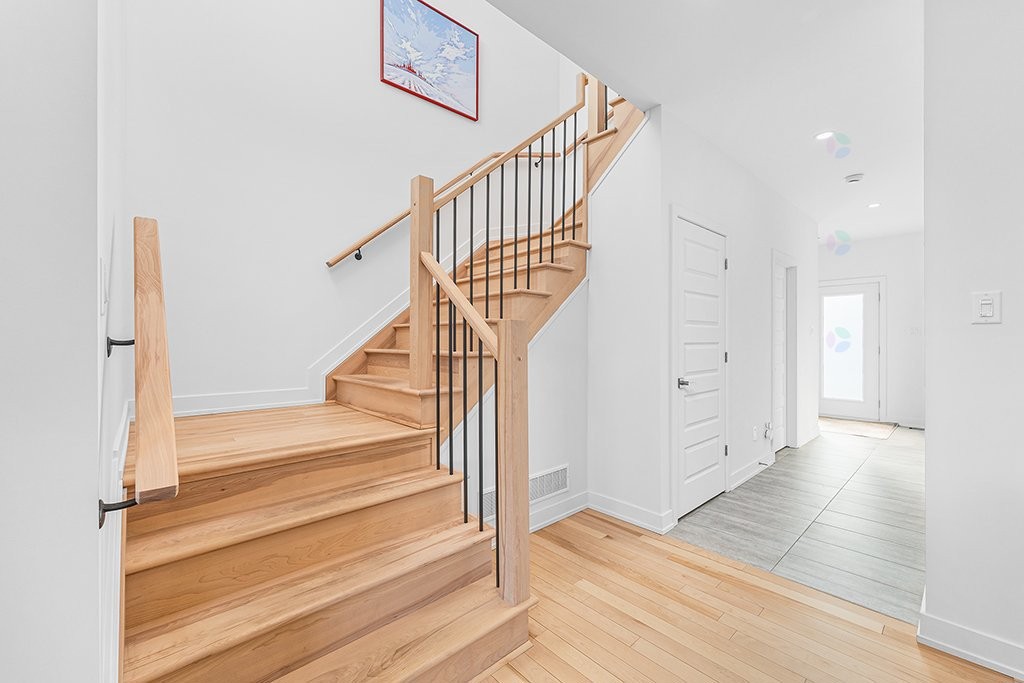 









21


Rue François-Michel

,
Gatineau (Aylmer),




QC
J9J2T7

