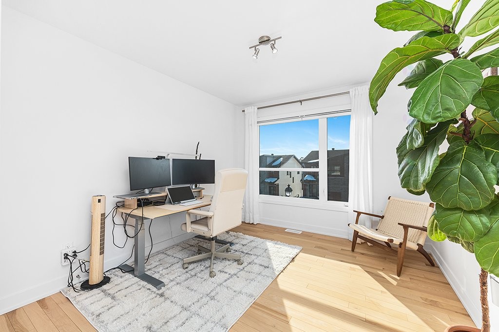 









21


Rue François-Michel

,
Gatineau (Aylmer),




QC
J9J2T7

