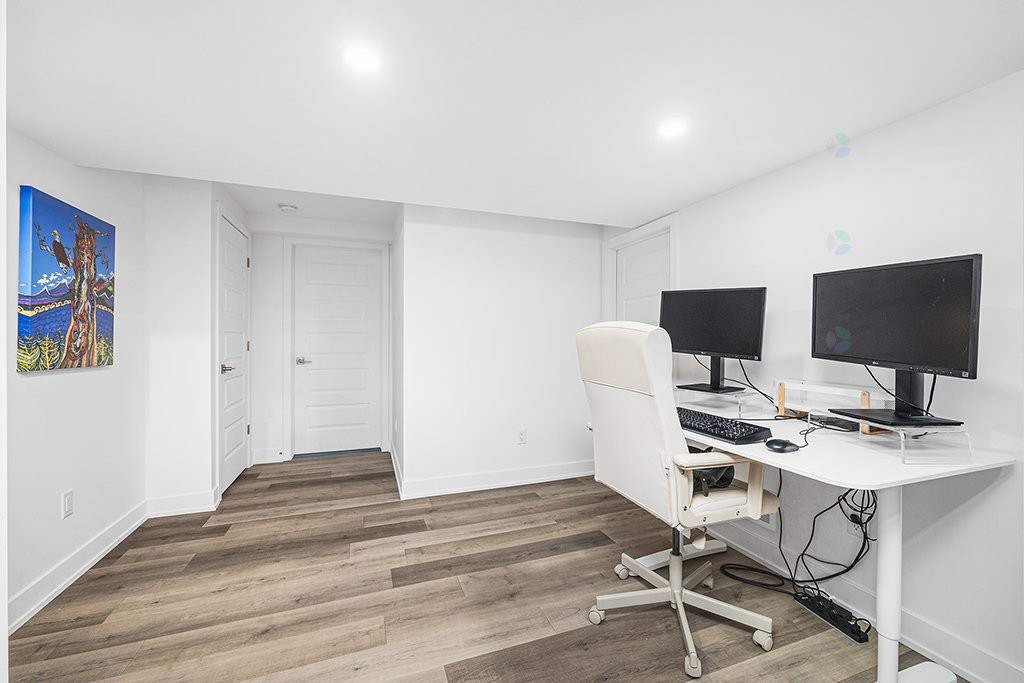 









21


Rue François-Michel

,
Gatineau (Aylmer),




QC
J9J2T7

