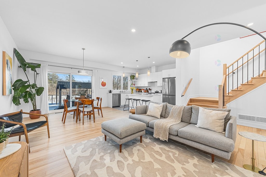 









21


Rue François-Michel

,
Gatineau (Aylmer),




QC
J9J2T7

