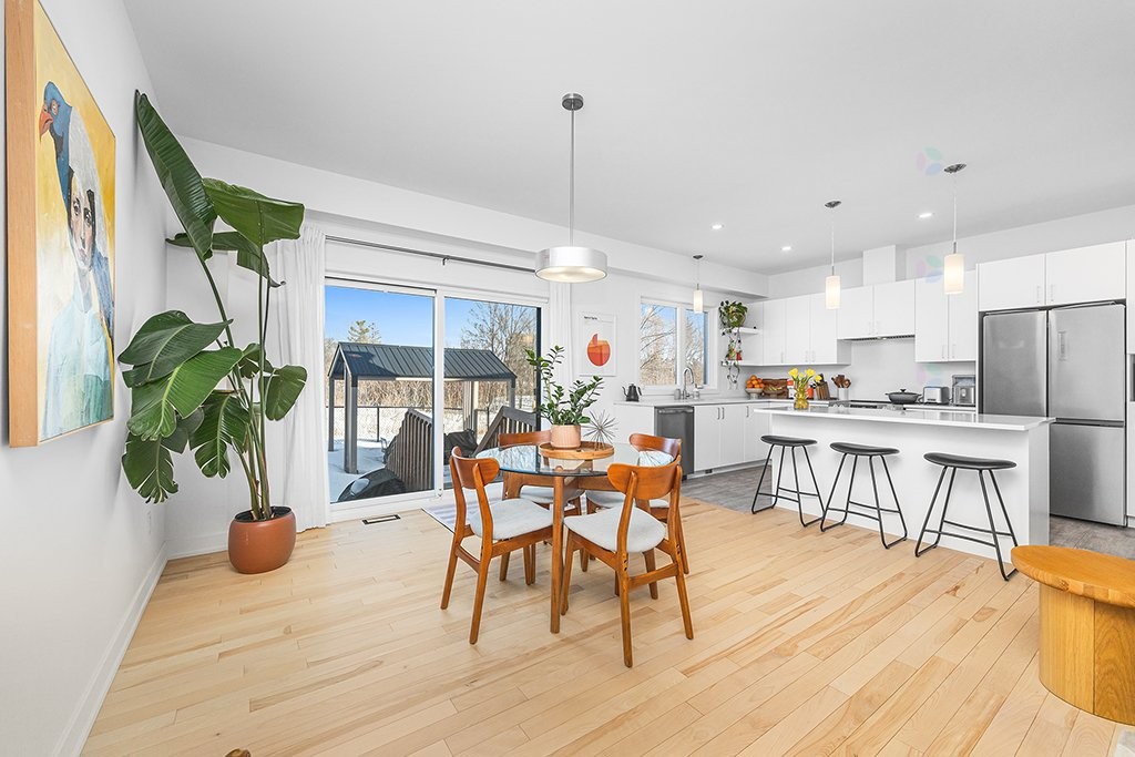 









21


Rue François-Michel

,
Gatineau (Aylmer),




QC
J9J2T7

