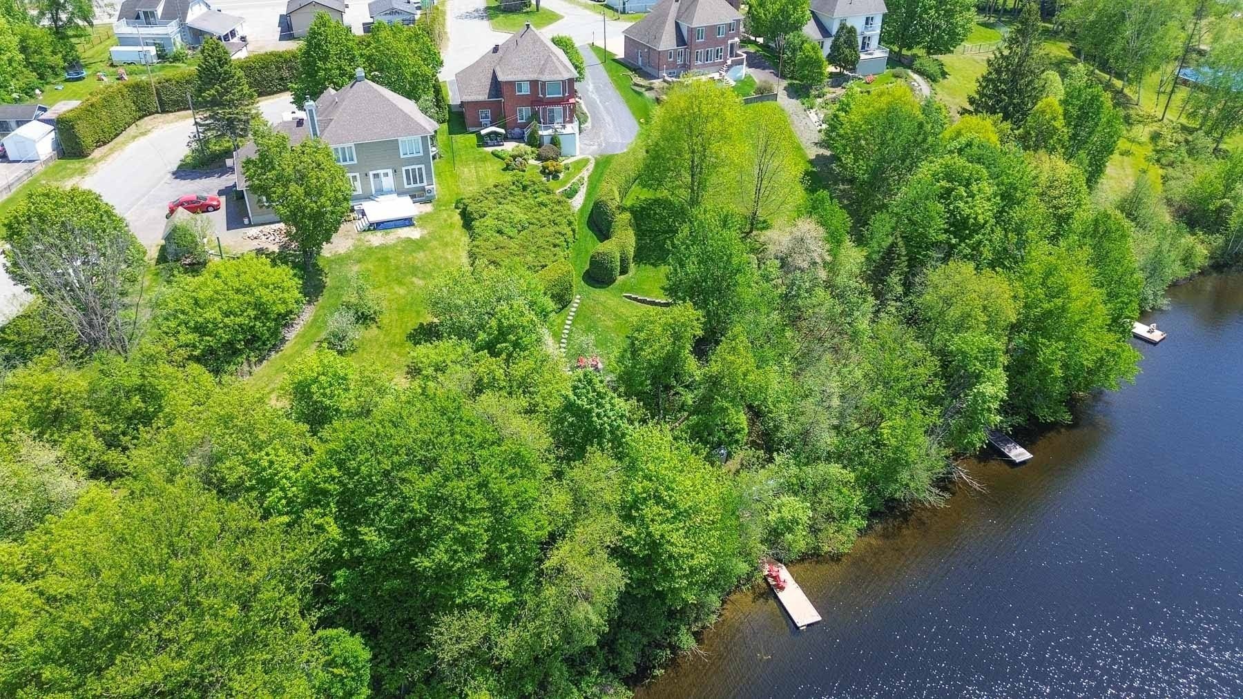 









30


Place Optimiste

,
Sainte-Thècle,




QC
G0X3G0


