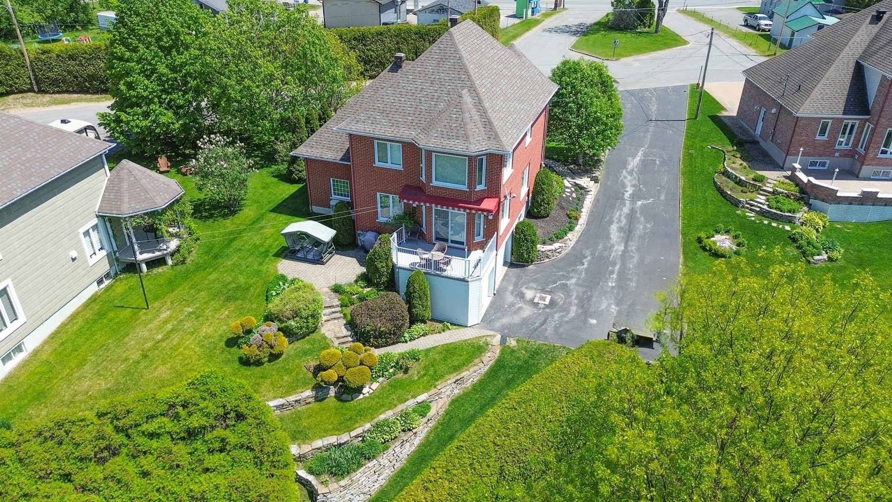 









30


Place Optimiste

,
Sainte-Thècle,




QC
G0X3G0

