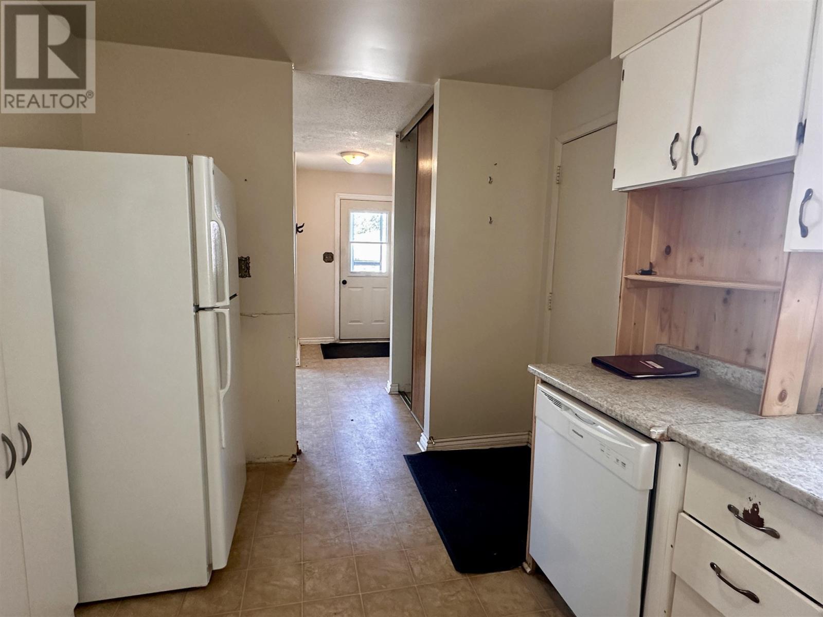 












38 Beckett BLVD

,
Elliot Lake,




Ontario
P5A3P7

