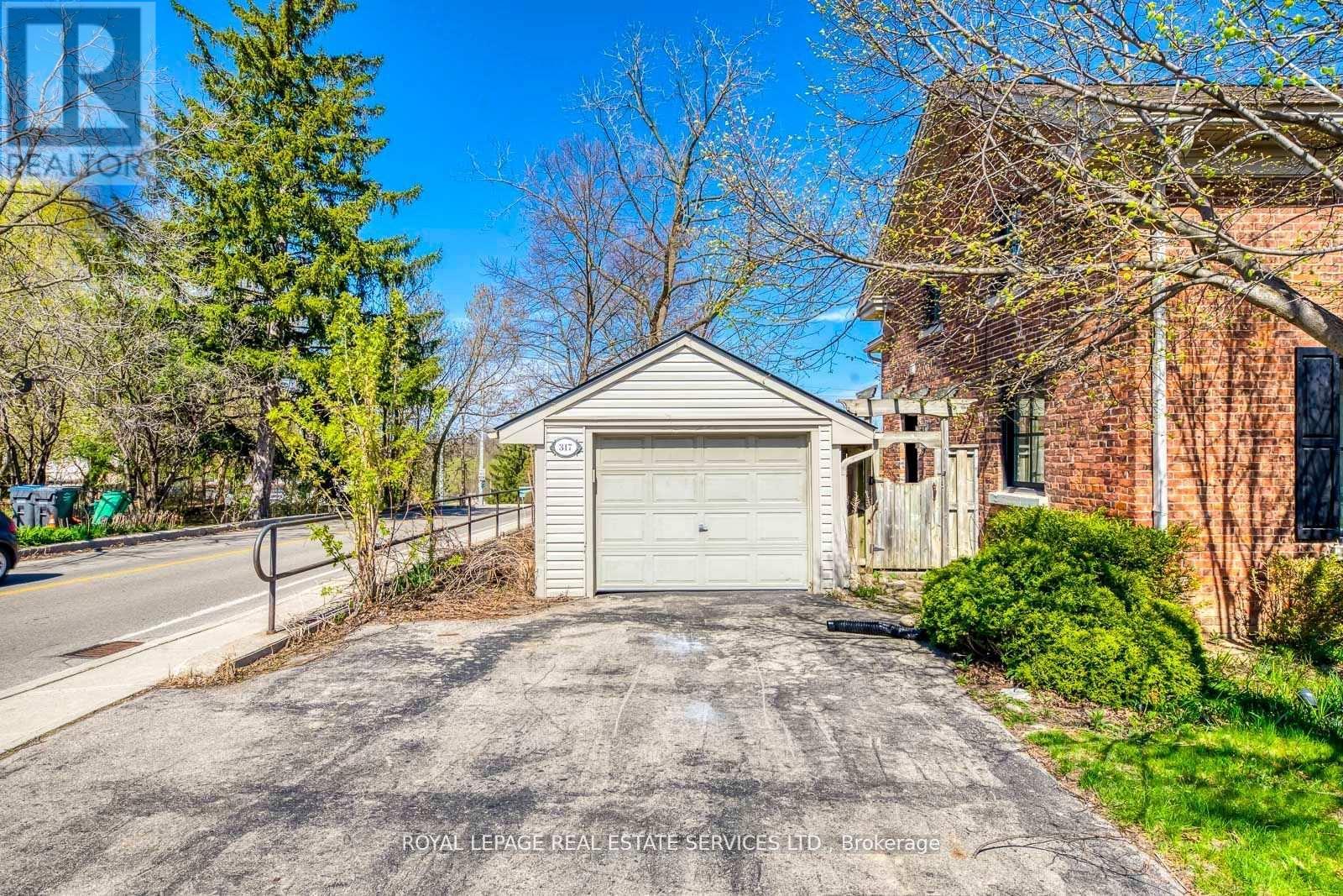 












317 QUEEN STREET S

,
Mississauga,




Ontario
L5M1M3

