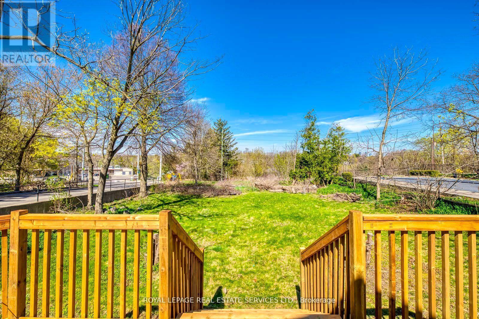 












317 QUEEN STREET S

,
Mississauga,




Ontario
L5M1M3

