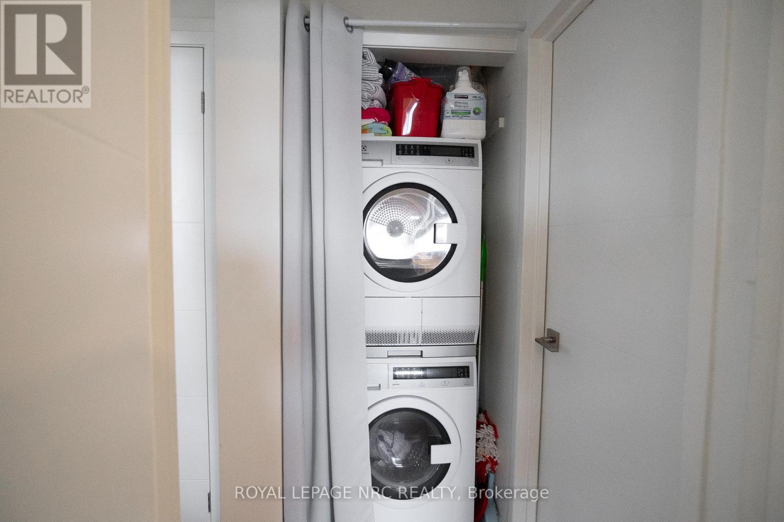 












907 - 6400 HUGGINS STREET

,
Niagara Falls (Stamford),




Ontario
L2J3G5

