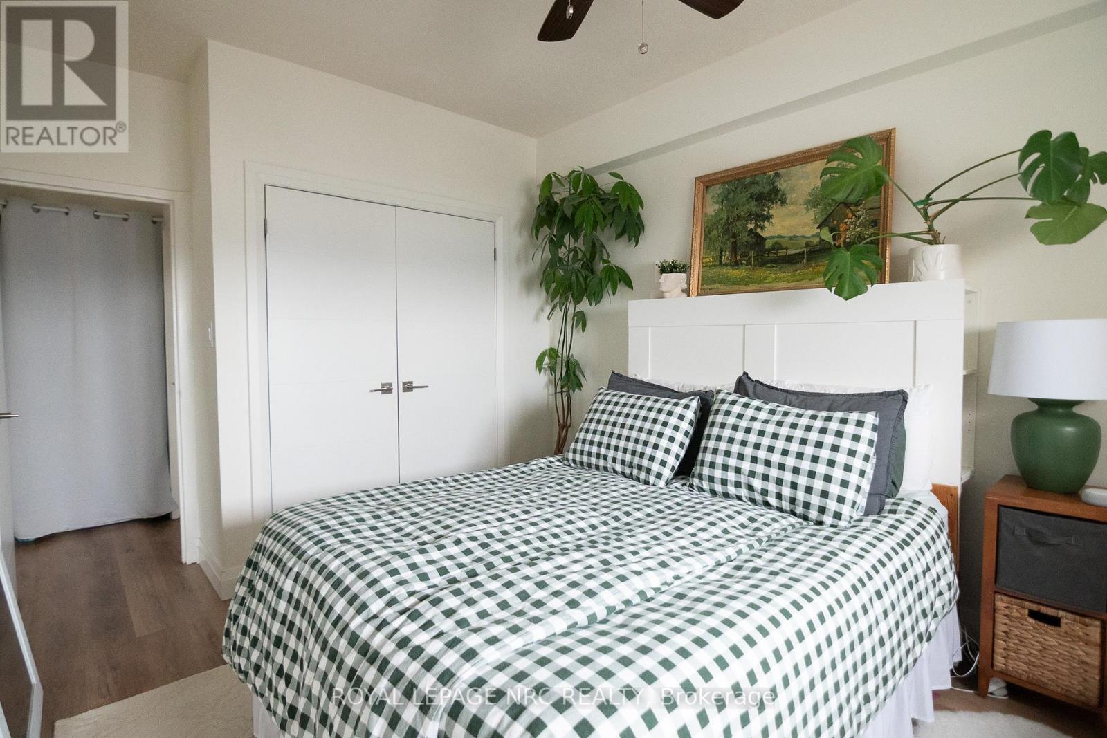 












907 - 6400 HUGGINS STREET

,
Niagara Falls (Stamford),




Ontario
L2J3G5

