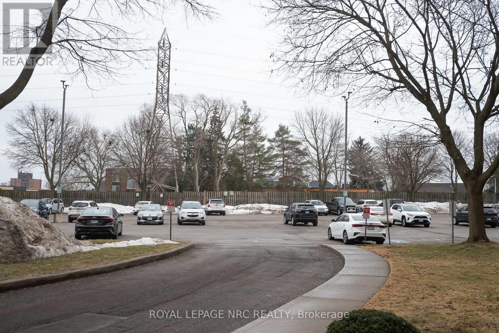 












907 - 6400 HUGGINS STREET

,
Niagara Falls (Stamford),




Ontario
L2J3G5

