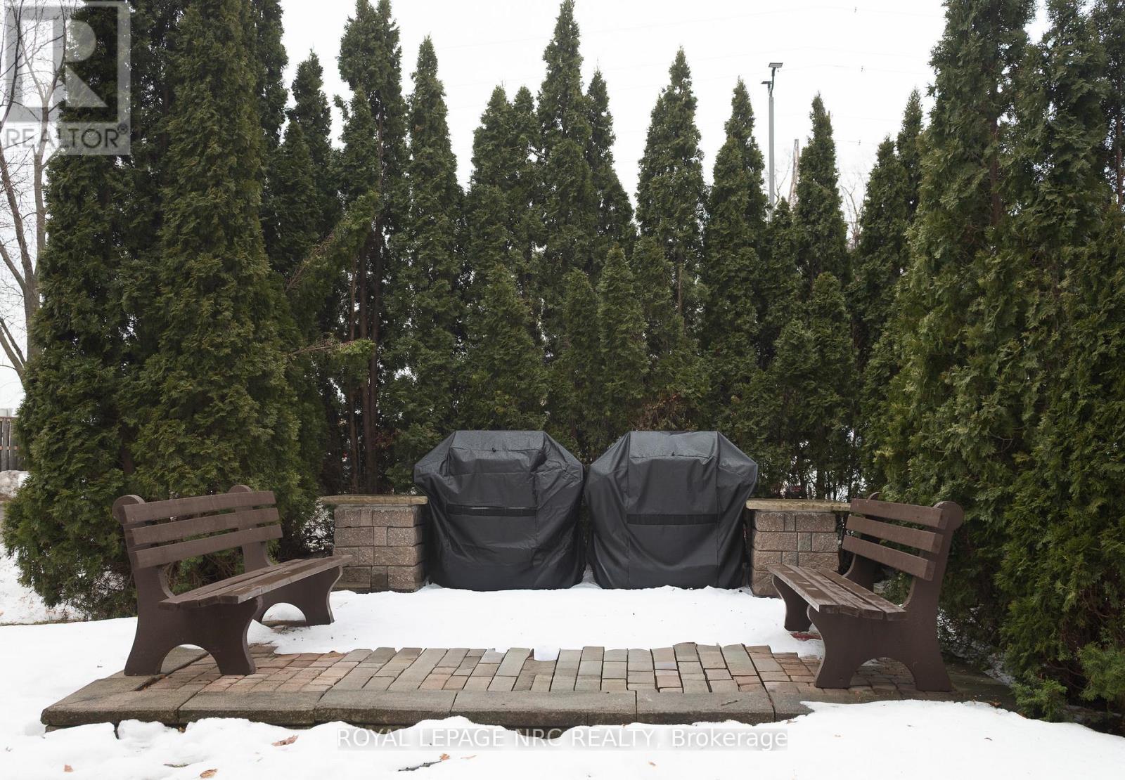 












907 - 6400 HUGGINS STREET

,
Niagara Falls (Stamford),




Ontario
L2J3G5

