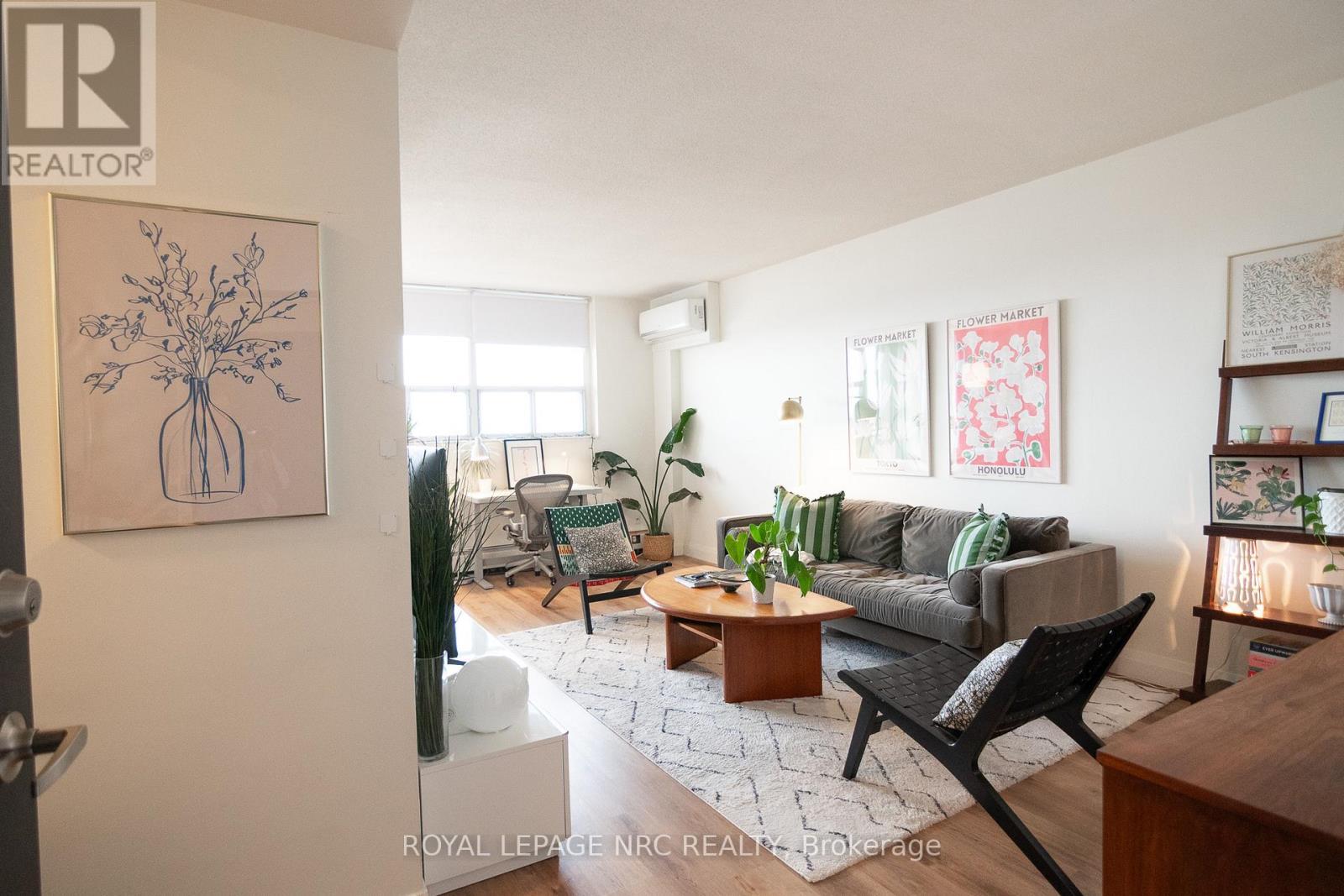 












907 - 6400 HUGGINS STREET

,
Niagara Falls (Stamford),




Ontario
L2J3G5

