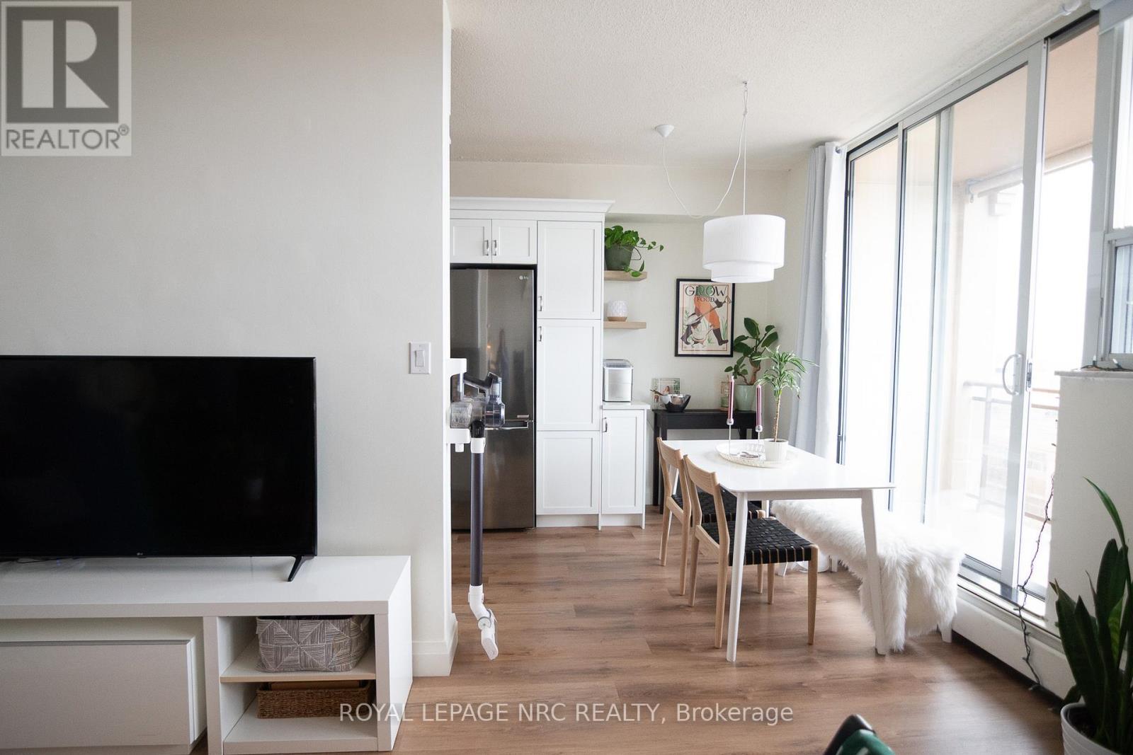 












907 - 6400 HUGGINS STREET

,
Niagara Falls (Stamford),




Ontario
L2J3G5

