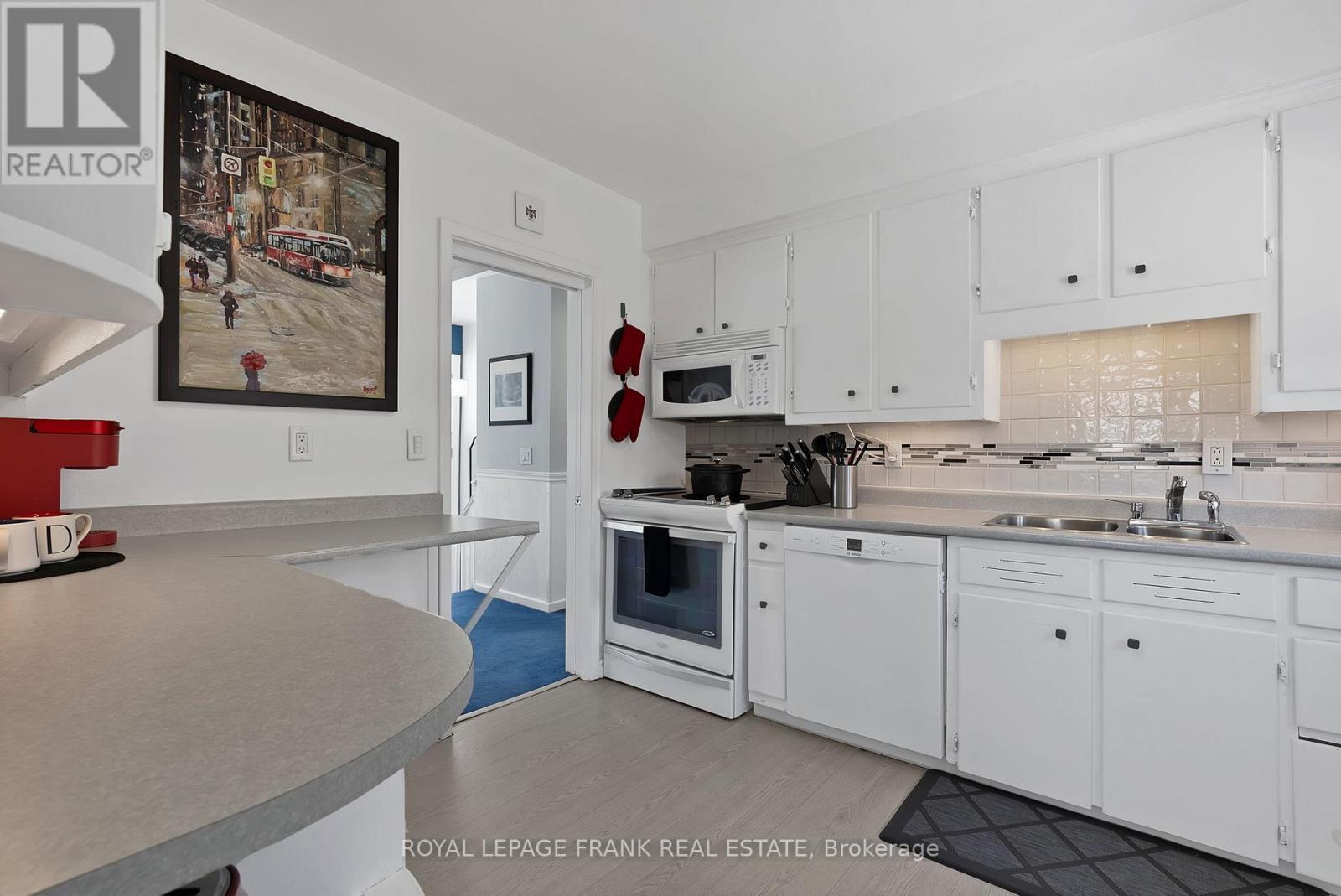 












1 DEBORAH DRIVE

,
Toronto (Woburn),




Ontario
M1H2H5

