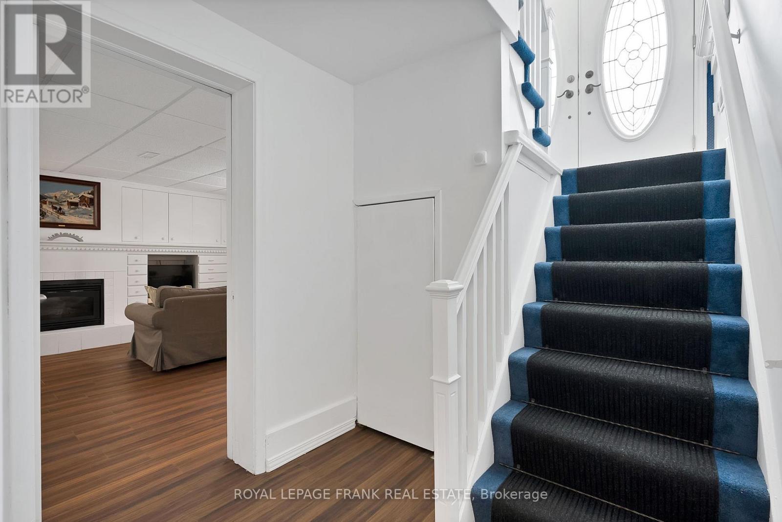 












1 DEBORAH DRIVE

,
Toronto (Woburn),




Ontario
M1H2H5

