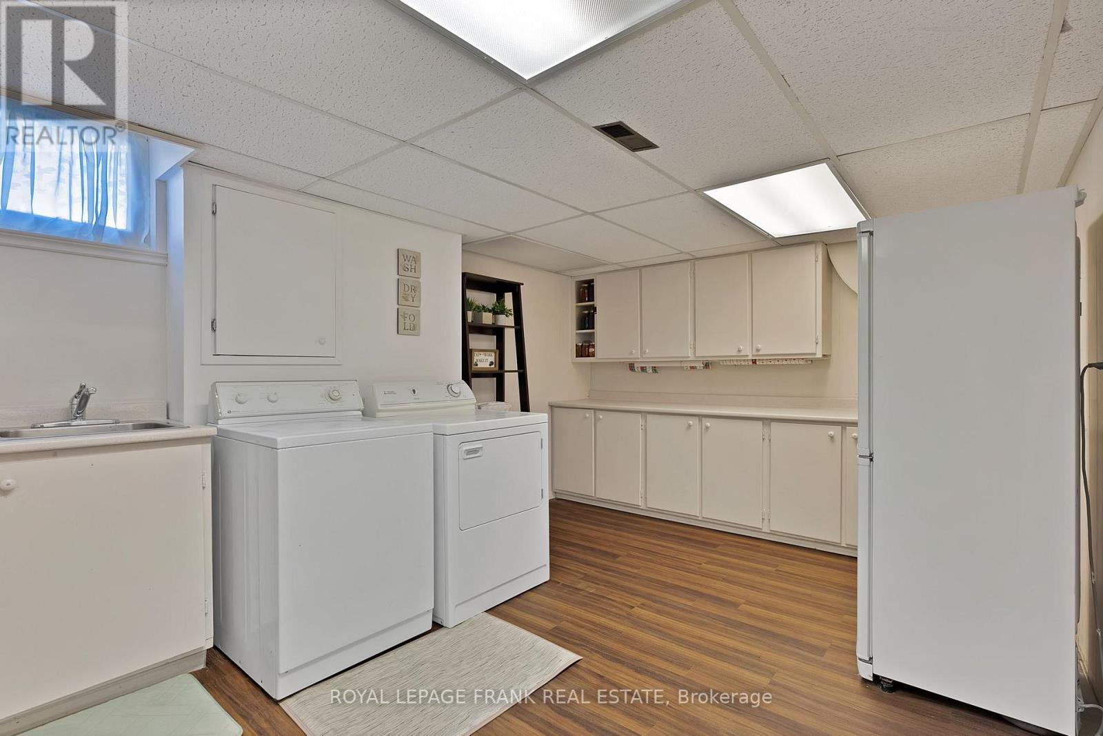 












1 DEBORAH DRIVE

,
Toronto (Woburn),




Ontario
M1H2H5

