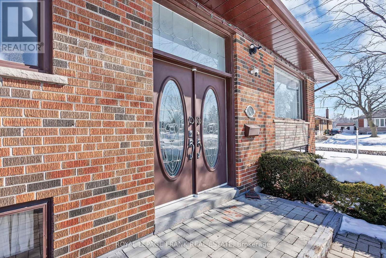 












1 DEBORAH DRIVE

,
Toronto (Woburn),




Ontario
M1H2H5

