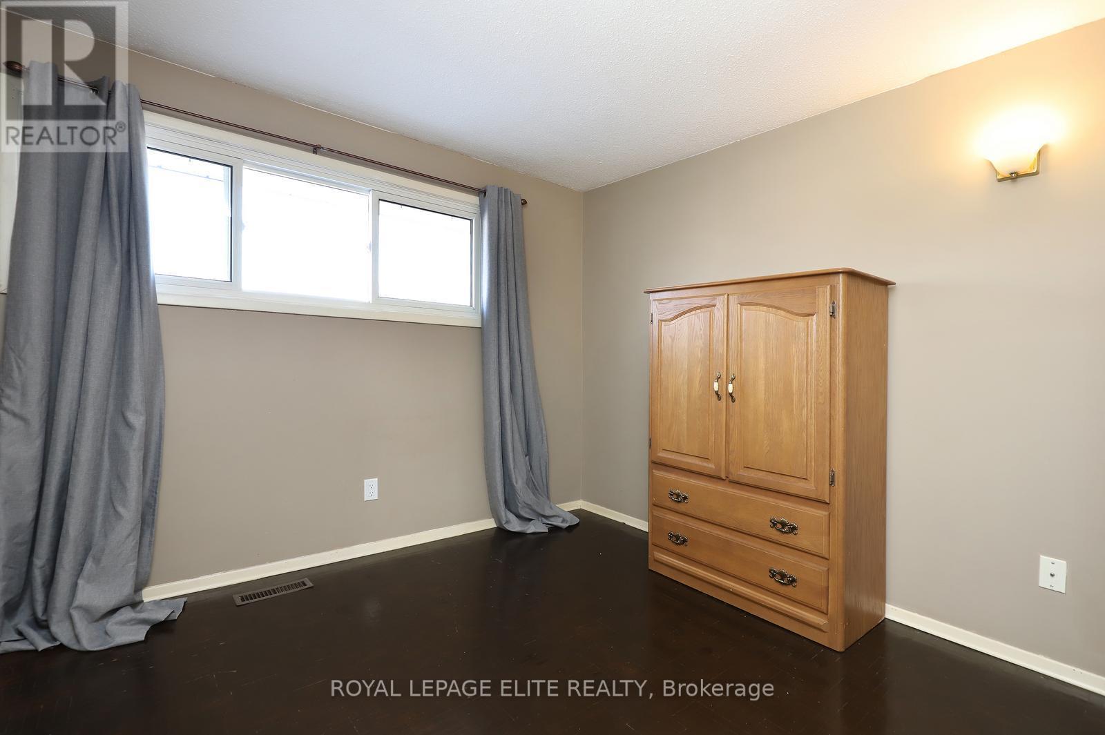 












7396 BYBROOK DRIVE

,
Mississauga,




Ontario
L4T3R2

