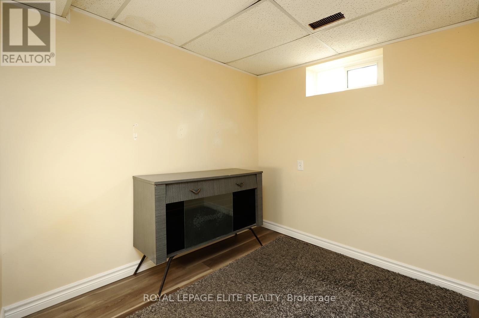 












7396 BYBROOK DRIVE

,
Mississauga,




Ontario
L4T3R2

