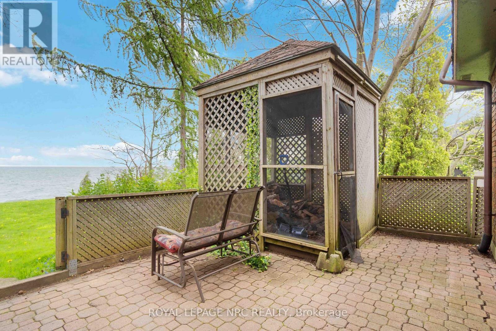 












UPPER - 46 LAKESIDE DRIVE

,
Grimsby,




Ontario
L3M2L2

