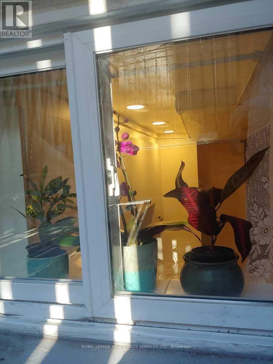 












LOWER LEVEL - 1239 COLLEGE STREET

,
Toronto,




Ontario
M6H1C3

