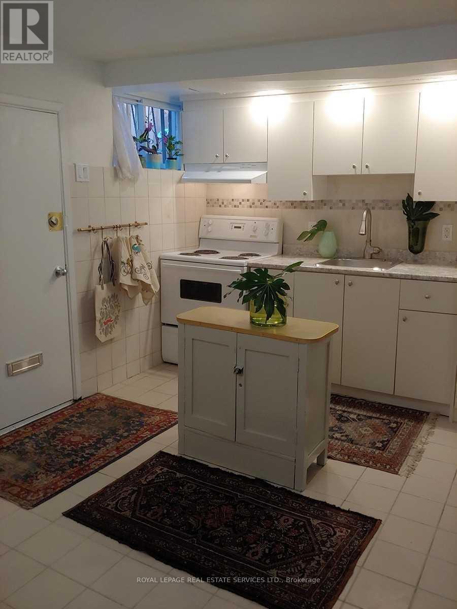 












LOWER LEVEL - 1239 COLLEGE STREET

,
Toronto,




Ontario
M6H1C3

