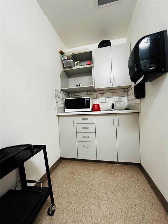 












104 Broadway Street S

,
Deloraine,




Manitoba
R0M0M0

