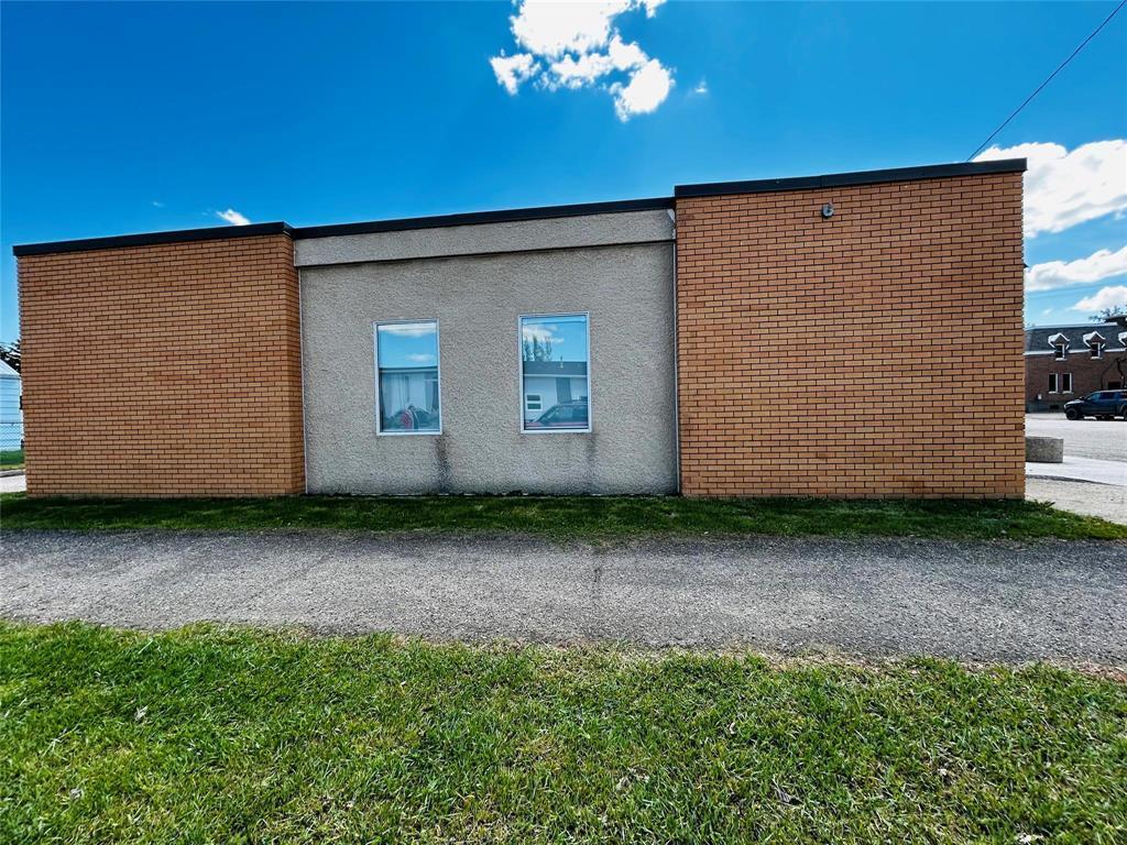 












104 Broadway Street S

,
Deloraine,




Manitoba
R0M0M0

