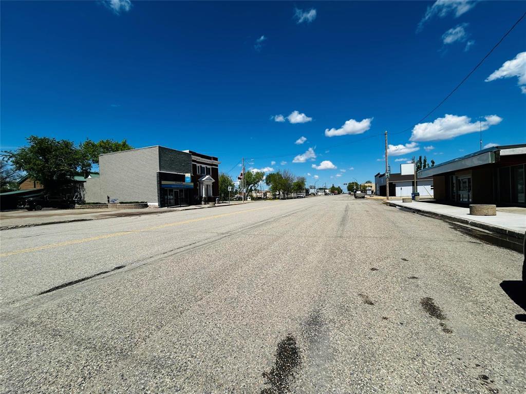 












104 Broadway Street S

,
Deloraine,




Manitoba
R0M0M0

