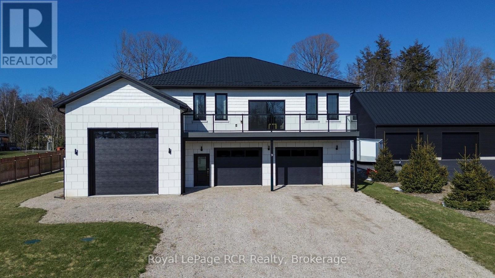 












9 SUNSET PLACE

,
Huron-Kinloss,




Ontario
N0G2R0

