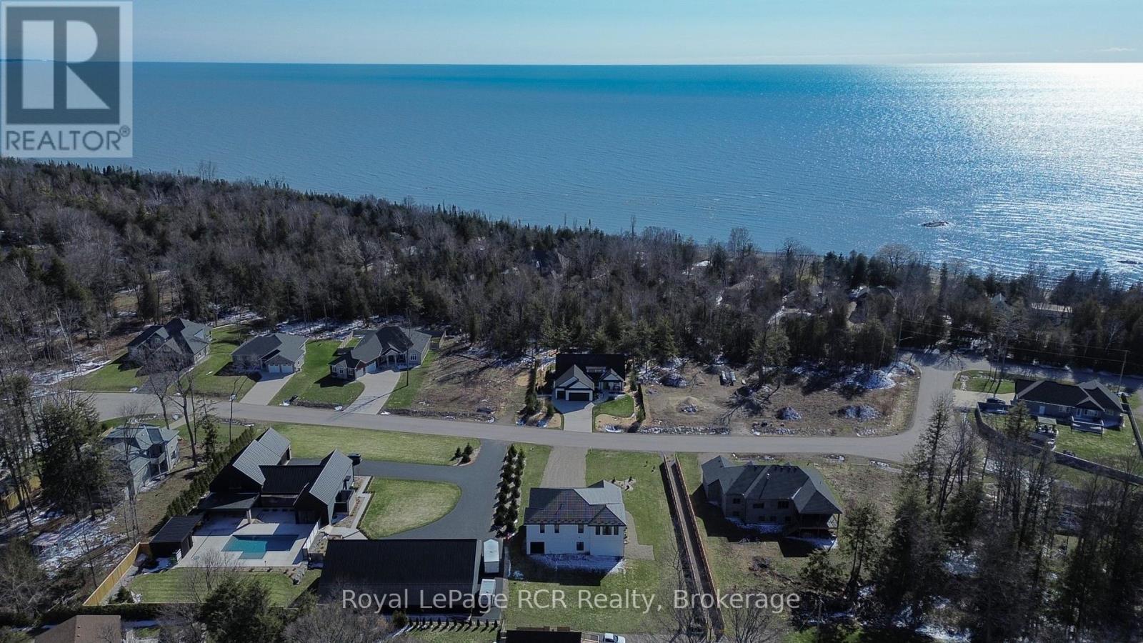 












9 SUNSET PLACE

,
Huron-Kinloss,




Ontario
N0G2R0

