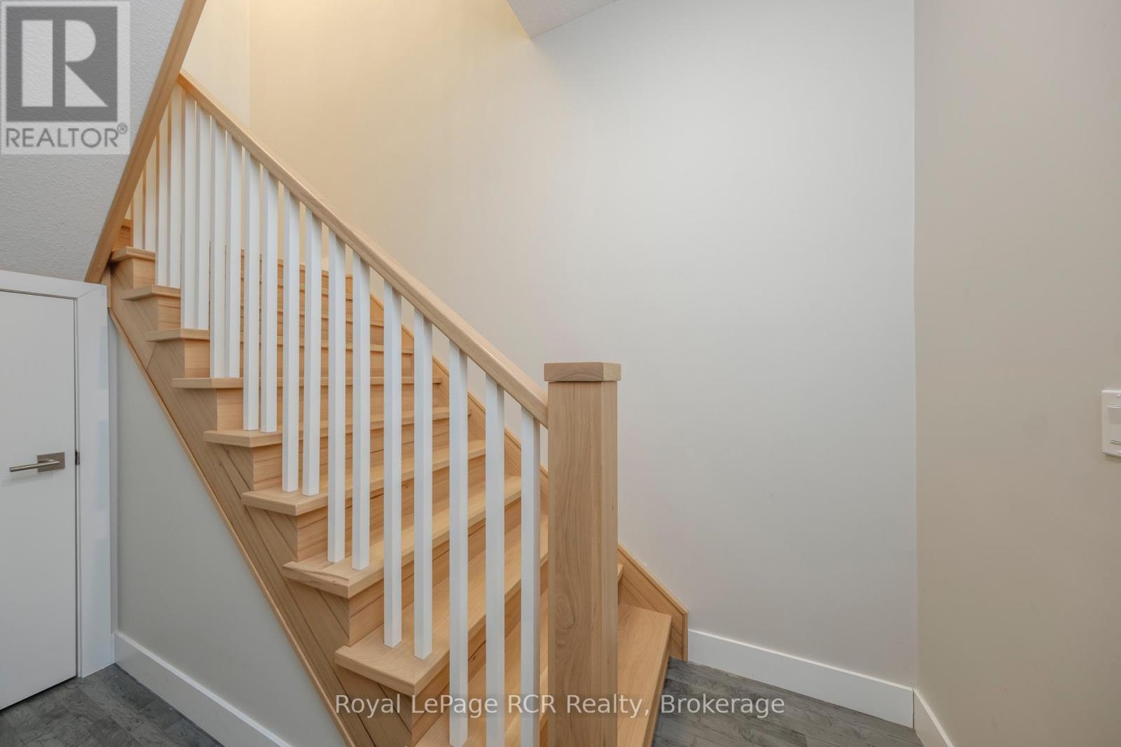 












9 SUNSET PLACE

,
Huron-Kinloss,




Ontario
N0G2R0

