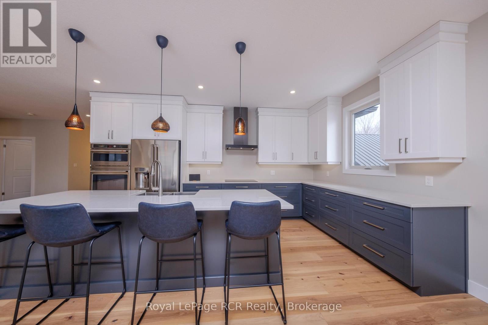 












9 SUNSET PLACE

,
Huron-Kinloss,




Ontario
N0G2R0

