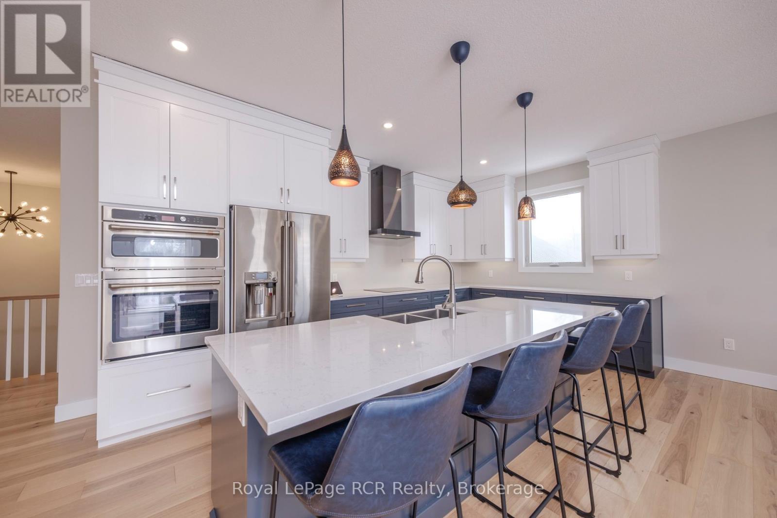 












9 SUNSET PLACE

,
Huron-Kinloss,




Ontario
N0G2R0

