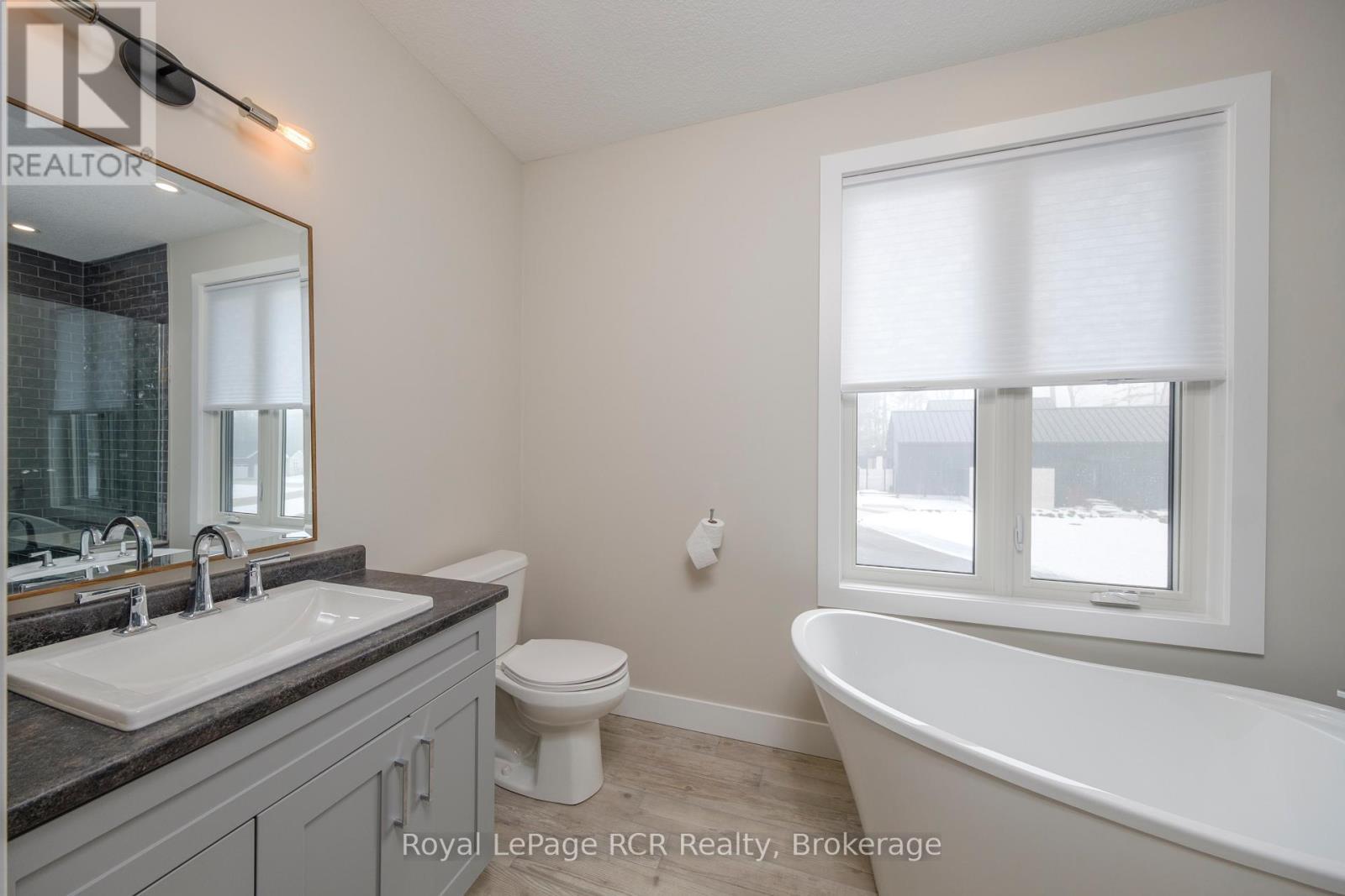 












9 SUNSET PLACE

,
Huron-Kinloss,




Ontario
N0G2R0

