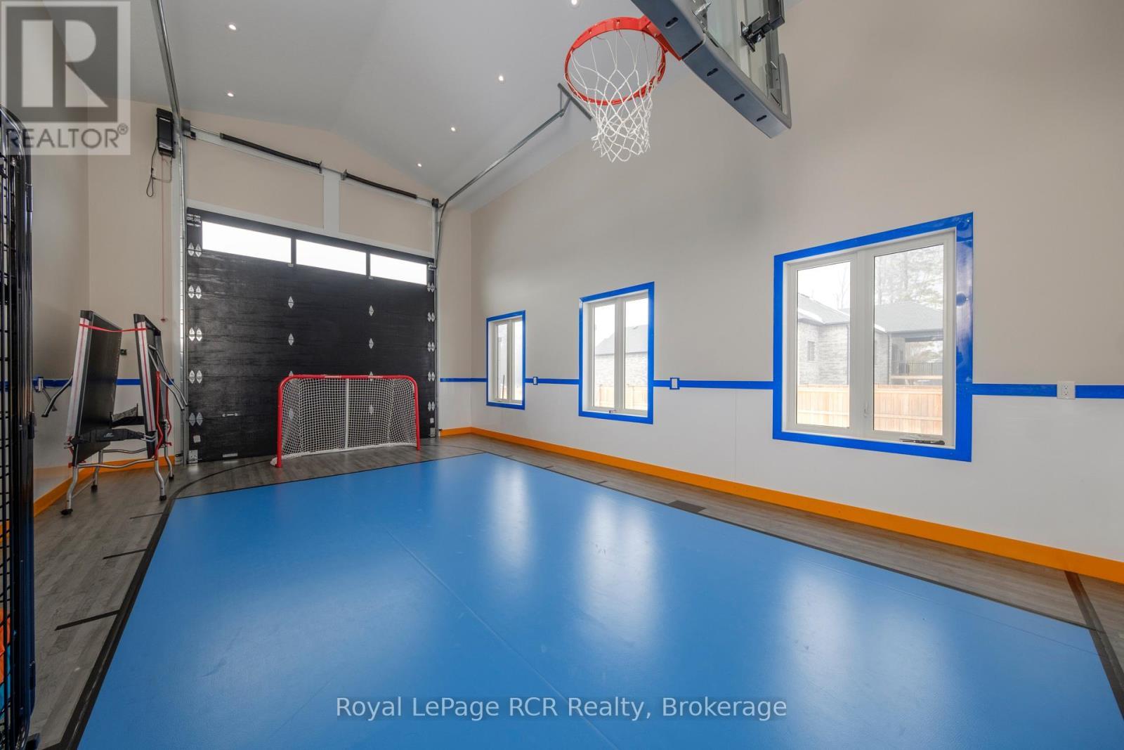 












9 SUNSET PLACE

,
Huron-Kinloss,




Ontario
N0G2R0

