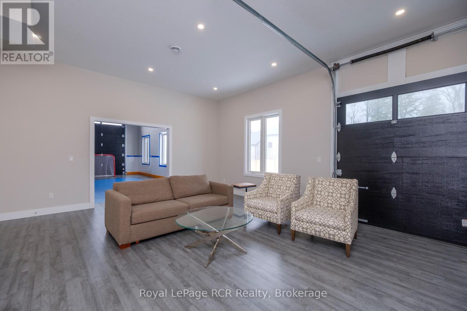 












9 SUNSET PLACE

,
Huron-Kinloss,




Ontario
N0G2R0

