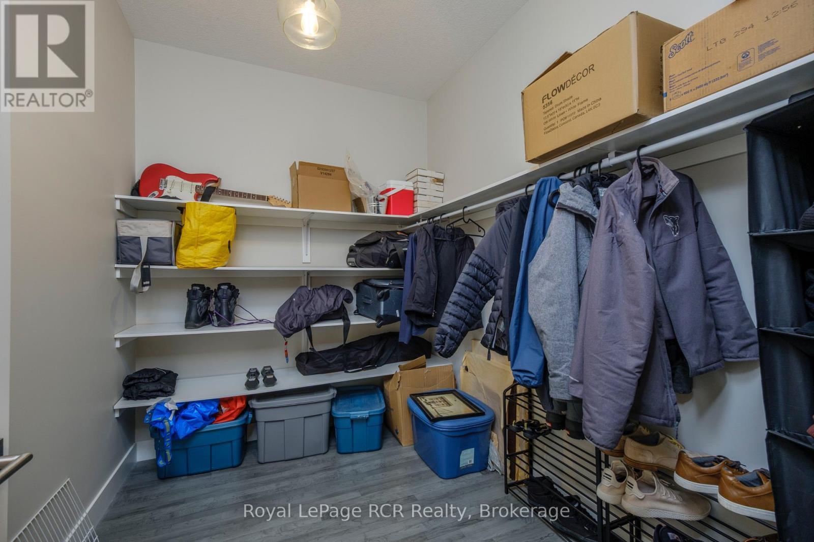 












9 SUNSET PLACE

,
Huron-Kinloss,




Ontario
N0G2R0

