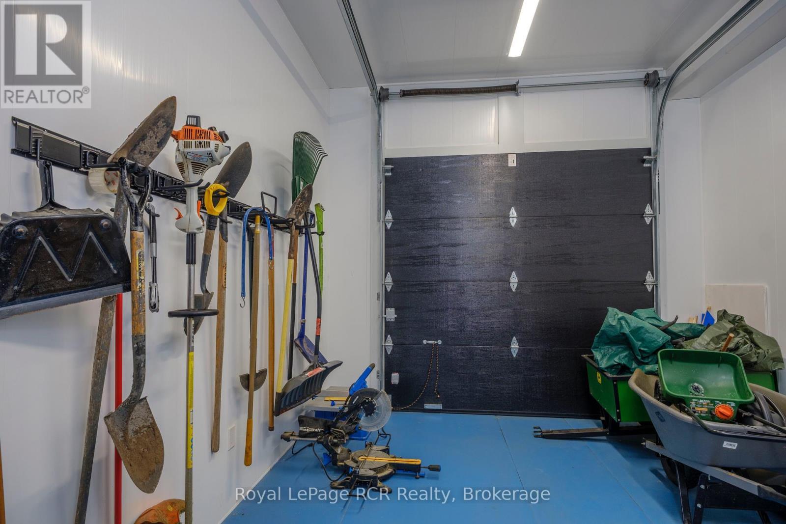 












9 SUNSET PLACE

,
Huron-Kinloss,




Ontario
N0G2R0

