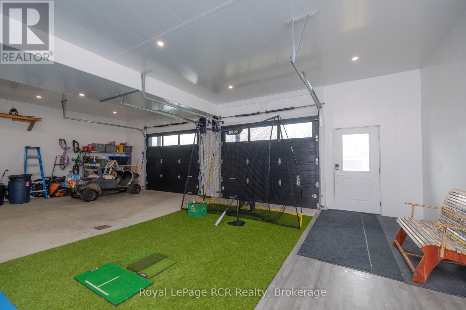 












9 SUNSET PLACE

,
Huron-Kinloss,




Ontario
N0G2R0

