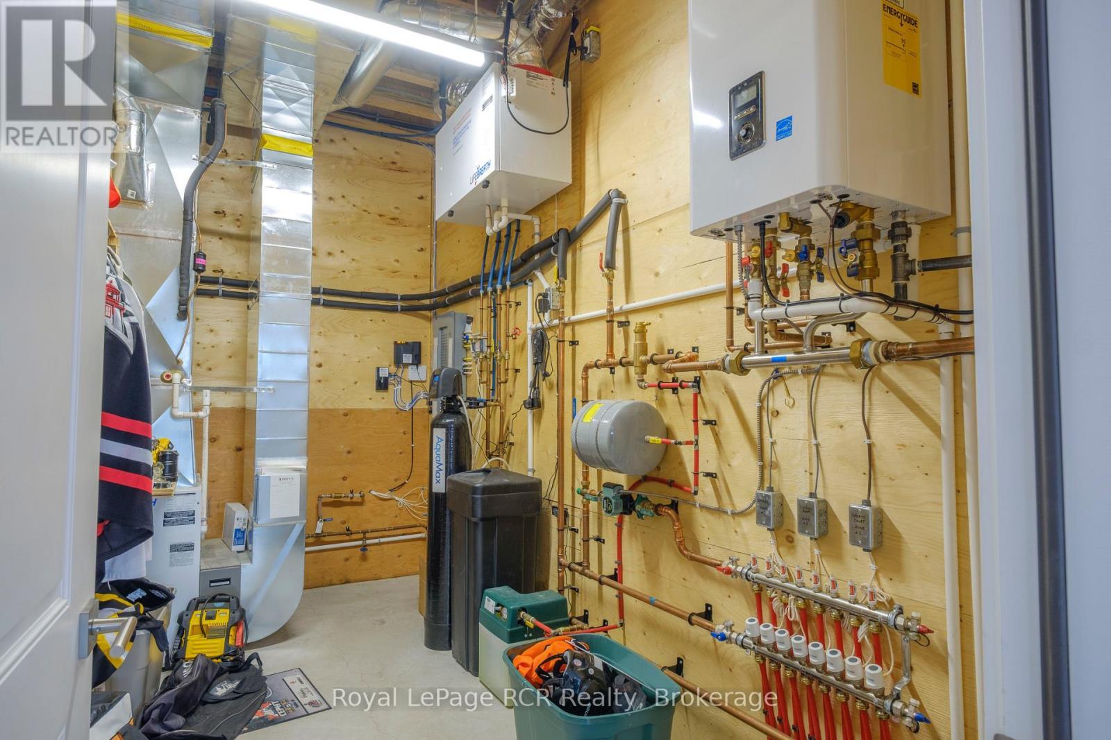 












9 SUNSET PLACE

,
Huron-Kinloss,




Ontario
N0G2R0

