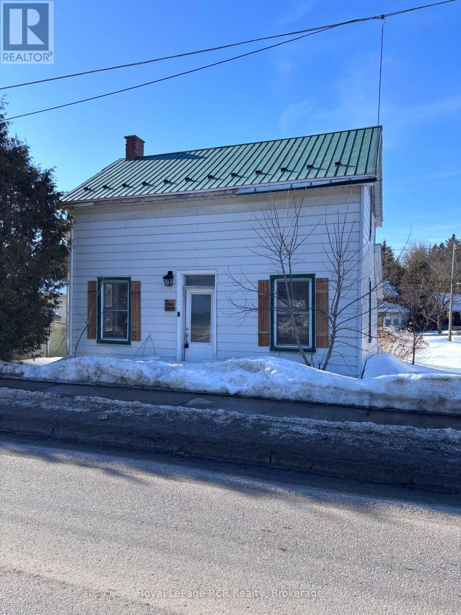 












115 FREDERICK STREET

,
Wellington North (Arthur),




Ontario
N0G1A0


