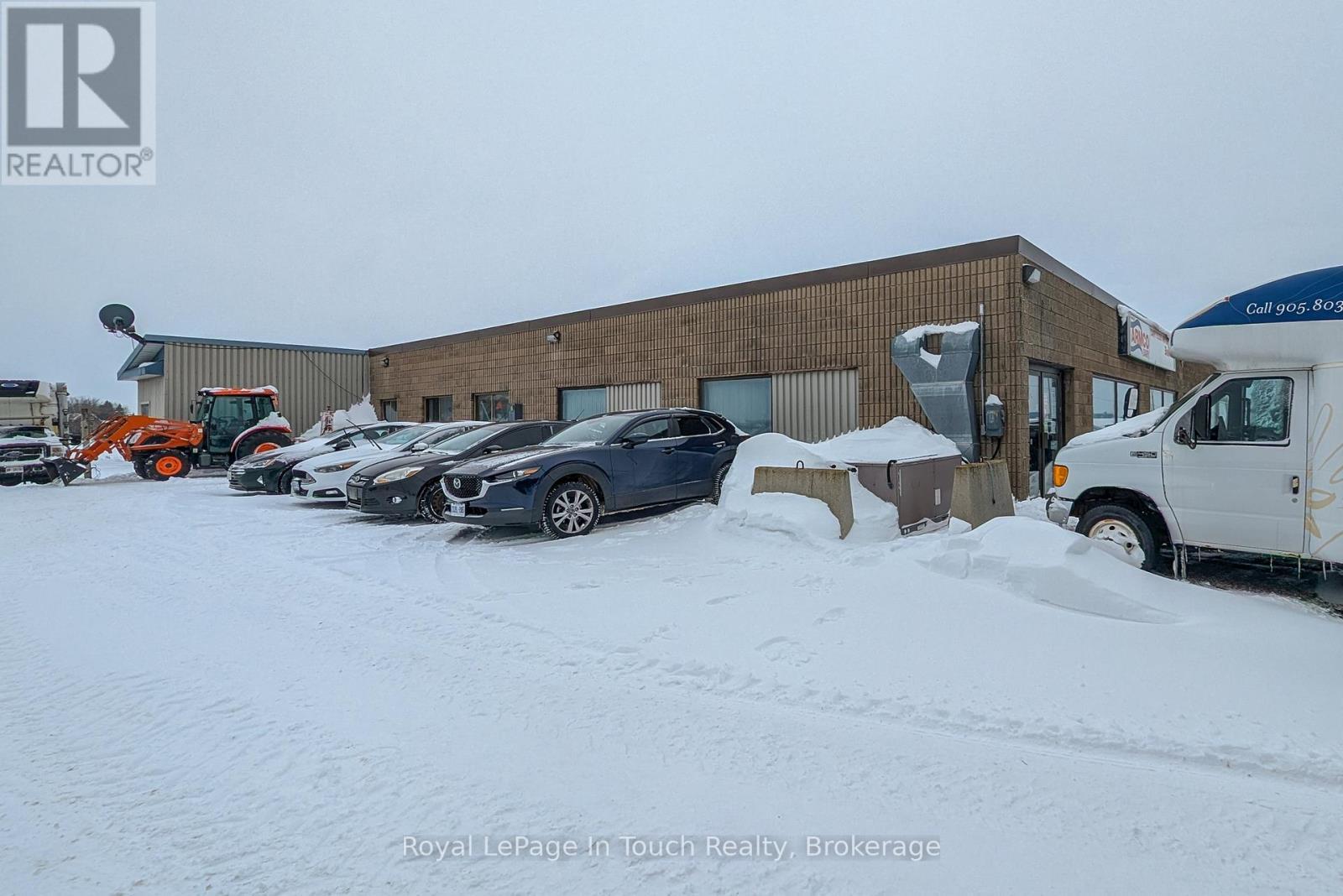 












3242 CROSSLAND ROAD

,
Springwater,




Ontario
L0L1P0

