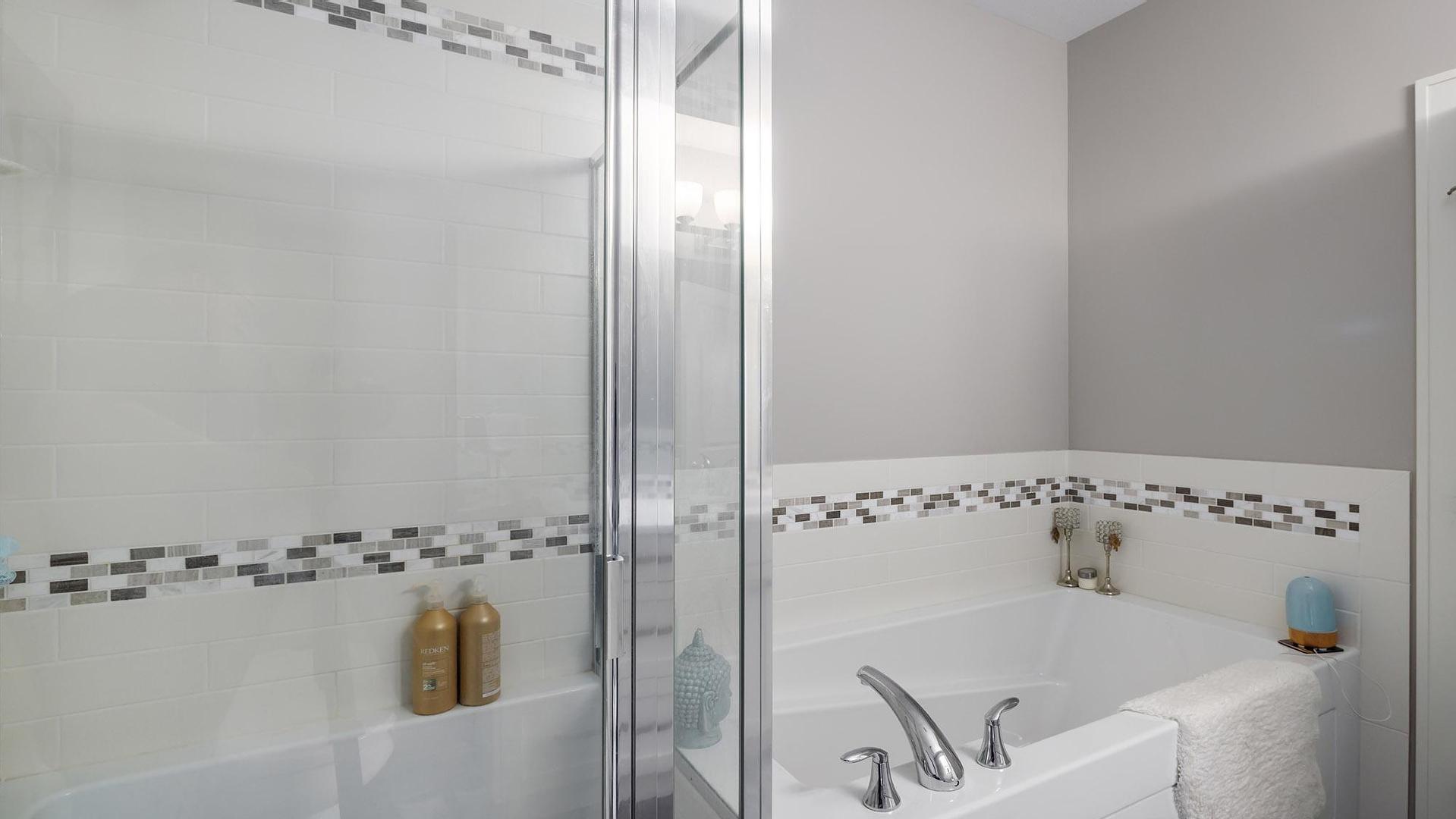 









13113


Gibbons

Drive,
Lake Country,




BC
V4V 2S4

